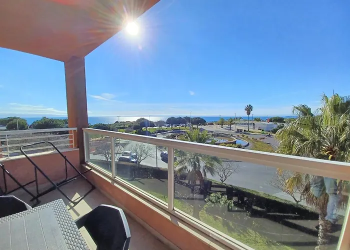 Litoralmar Beachfront Apartment
