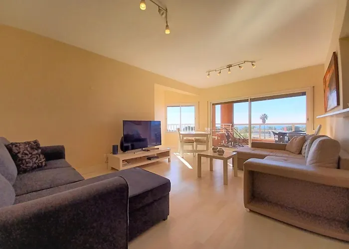 Litoralmar Beachfront Apartment